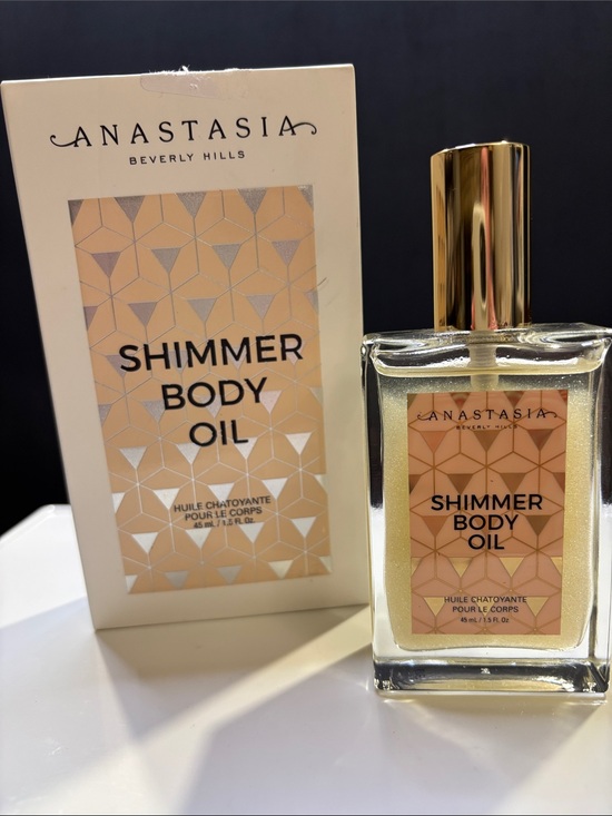 Anastasia Beverly Hills Other - Anastasia Beverly Hills Shimmer Body Oil